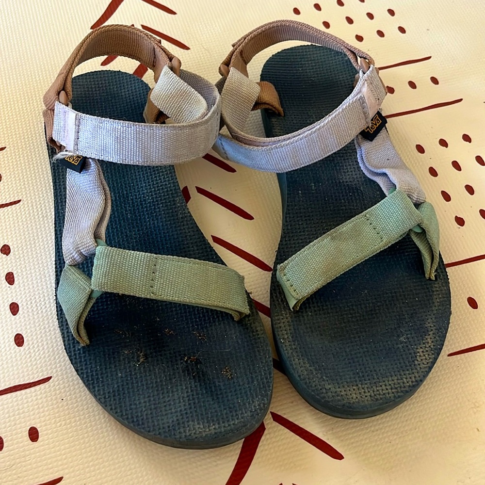 Teva Sandals Size 8 Multicolor